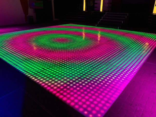 Hong Kong ginder rib Pixel LED 100 dansvloer huren? Verlichte Dansvloeren.nl