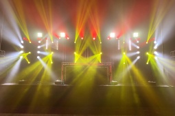 Shows tbv bedrijfs- & themafeesten + LED Dansvloer